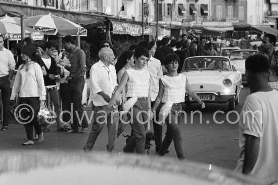 - Photo by Edward Quinn