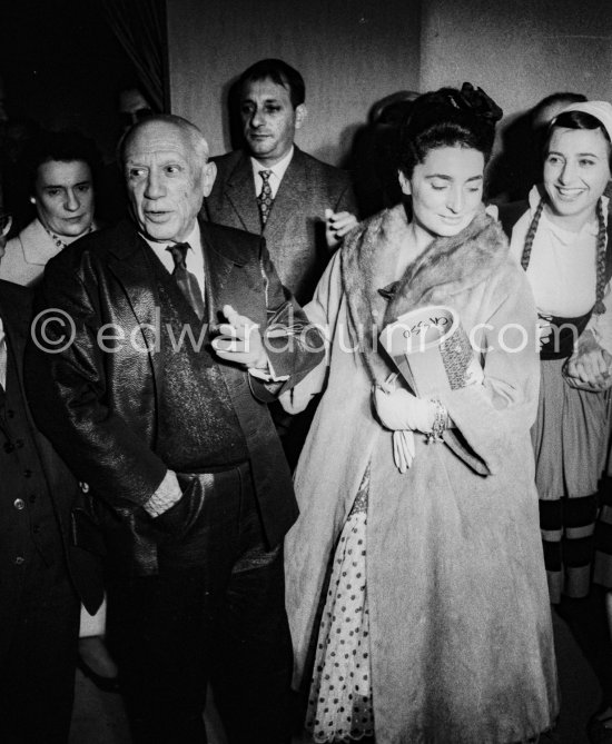 Festivities put on in Pablo Picasso's honor (80th birthday). Pablo Picasso and Jacqueline. Vallauris 29.10.1961. - Photo by Edward Quinn