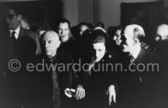 Opening of the exhibition at the Nérolium, Vallauris. Pablo Picasso and Jacqueline, on the right Derigon, maire de Vallauris. Festivities put on in Pablo Picasso's honor for the 80th birthday. Vallauris 29.10.1961. - Photo by Edward Quinn