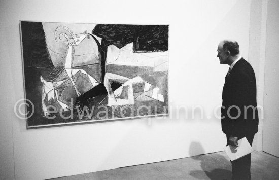 Opening of the exhibition at the Nérolium, Vallauris. Festivities put on in Pablo Picasso's honor for the 80th birthday. Vallauris 29.10.1961. - Photo by Edward Quinn