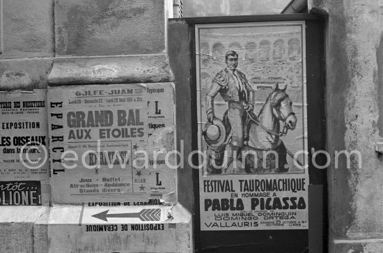 Poster for the bullfight put on in Pablo Picasso's honor on his 80th birthday. Vallauris, 29.10.1961. - Photo by Edward Quinn