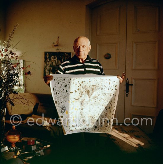 Pablo Picasso with "L'Écuyère". Mas Notre-Dame-de-Vie, Mougins 1962. - Photo by Edward Quinn