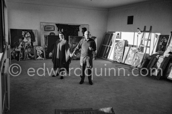 Pablo Picasso and Jacqueline. Mas Notre-Dame-de-Vie, Mougins 1962. - Photo by Edward Quinn