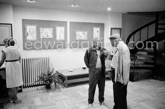 Pablo Picasso, Alberto Magnelli, Suzanne Ramié. Exhibition "Les Déjeuners". Dessins originaux de Pablo Picasso, Galerie Madoura. Cannes 1962. - Photo by Edward Quinn