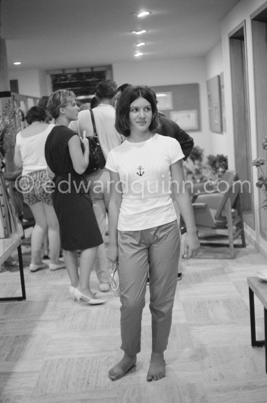 Paloma Picasso. Pablo Picasso and Suzanne Ramié. Exhibition "Les Déjeuners". Dessins originaux de Pablo Picasso, Galerie Madoura. Cannes 1962. - Photo by Edward Quinn