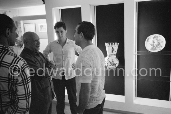 On the left Paulo Picasso. Exhibition "Les Déjeuners". Dessins originaux de Pablo Picasso, Galerie Madoura. Cannes 1962. - Photo by Edward Quinn