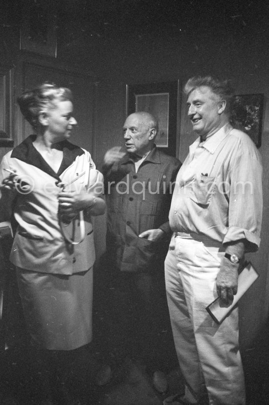 Hélène Parmelin, Pablo Picasso, Edouard Pignon. Soshana Afroyim\'s exhibition in the Château Grimaldi in Antibes, France, 1962. - Photo by Edward Quinn