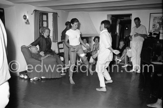 Claude and Paloma, Picasso, Louise "Zette" Leiris, Xavier Vilató, Jacqueline, not identified person, Jacqueline, Michel Leiris, Marc Duhamel. Twist party in Restaurant. Mougins 1962. - Photo by Edward Quinn