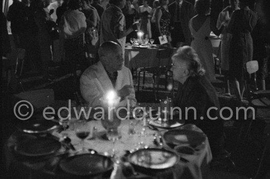 Opening of Zadkine exhibition at Galerie Madoura. Vallauris 1963. - Photo by Edward Quinn