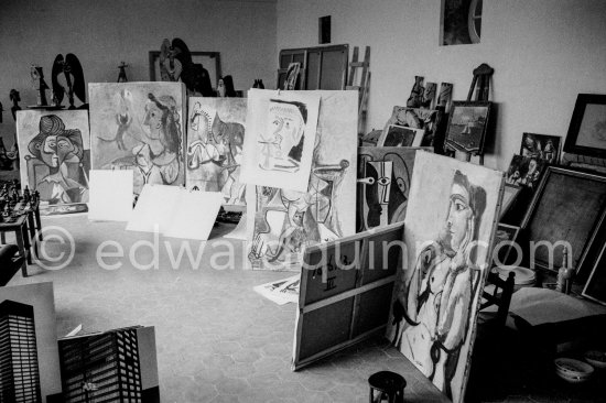 Pablo Picasso in the room, that became known as the viewing room. He would arrange his work so that he could see it from the living room every time he passed. He liked to bring his close friends there for a private viewing. Mas Notre-Dame-de-Vie, Mougins 1964. - Photo by Edward Quinn