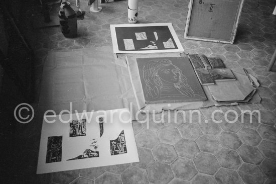 Linoblocks and prints. Mas Notre-Dame-de-Vie, Mougins 1964. - Photo by Edward Quinn