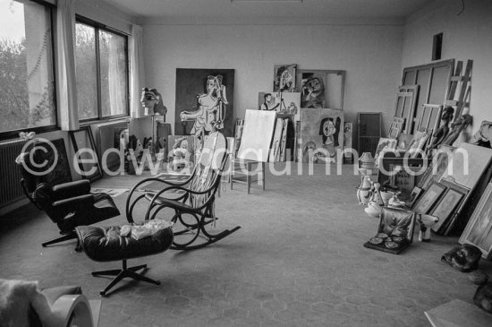 Mas Notre-Dame-de-Vie, Mougins 1964. - Photo by Edward Quinn