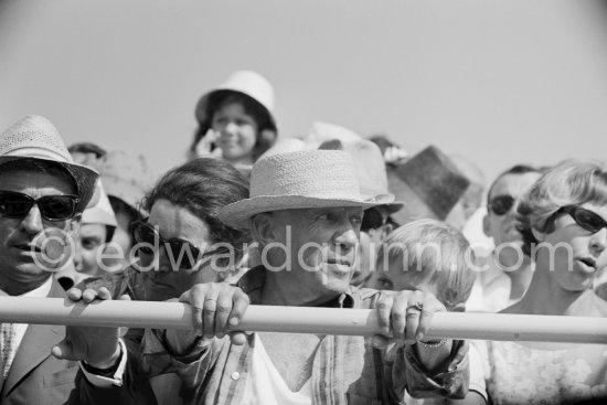Pablo Picasso and Jacqueline attending a bullfight. Fréjus 1965. (Photos of this bullfight in the bull ring see "Miscellaneous") - Photo by Edward Quinn
