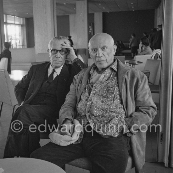 Visit of Dr. René-Albert Gutmann who recommended that Pablo Picasso had to undergo surgical intervention on his gall-bladder. Nice Airport 1965. - Photo by Edward Quinn