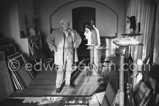 Pablo Picasso at Mas Notre-Dame-de-Vie, Mougins 1965. First photos after surgery at British-American Hospital in Paris. - Photo by Edward Quinn