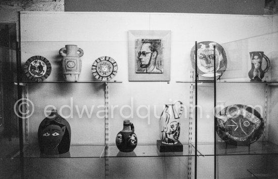 Exhibition "Vingt ans de Céramiques chez Madoura 1946-1966. Pablo Picasso". Vallauris 1966. - Photo by Edward Quinn