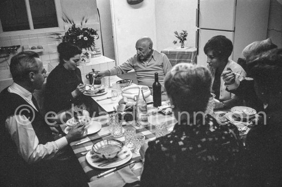 Birthday dinner for Jacqueline, 24 Feb. Jacqueline, Spanish publisher Gustavo Gili and his wife, Anna Maria Torra Amat, Hélène Parmelin and Sylvie, Pablo Picasso\'s nurse. Mas Notre-Dame-de-Vie 1966. - Photo by Edward Quinn