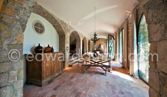 Mas Notre-Dame-de-Vie near Mougins 2016 where Pablo Picasso lived since 1961. The house was once owned by the Plunket family who gave the painter an Afghan hound called Kaboul as a moving-in present. The terrace is covered to give him space for two more large studios. His bedroom was on the top floor, the living rooms and studio on the ground floor. Mougins in the late Sixties/early Seventies. Te house was sold 2017 to a New Zealand real estate businessman in an auction with the starting price of €20.2 Mio - Photo by Edward Quinn