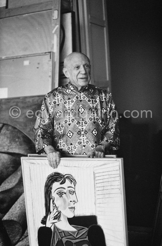 One day Quinn asked Picasso if he could photograph the top floor studios. He agreed and prcoeeded to take out, one by one, old and new paintings from his collection. Mas Notre-Dame-de-Vie, Mougins 1967. - Photo by Edward Quinn