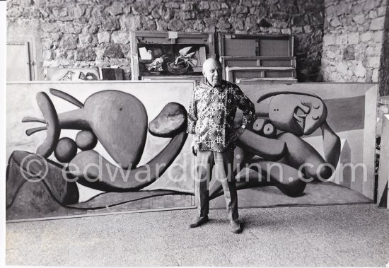 One day Quinn asked Pablo Picasso if he could photograph the top floor studios. He agreed and prcoeeded to take out, one by one, old and new paintings from his collection. This work Pablo Picasso remembered Quinn photographed him painting in 1955 (see 550853 - 550929). Mas Notre-Dame-de-Vie, Mougins 1967. - Photo by Edward Quinn