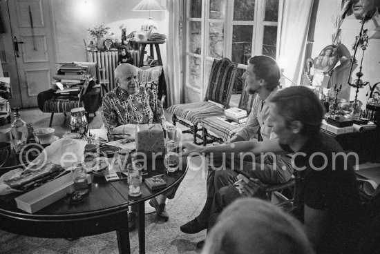 Pablo Picasso and the master printmakers Aldo and Piero Crommelynck. Mas Notre-Dame-de-Vie, Mougins 1967. - Photo by Edward Quinn