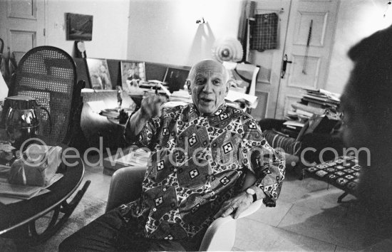 Pablo Picasso and his printer Piero Crommelynck. Mas Notre-Dame-de-Vie, Mougins 1967. - Photo by Edward Quinn