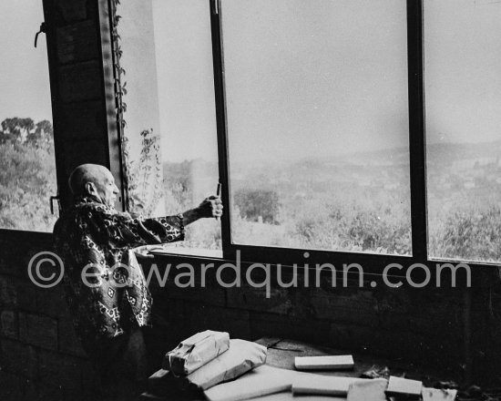 Mas Notre-Dame-de-Vie, Mougins 1967. (neg missing) - Photo by Edward Quinn