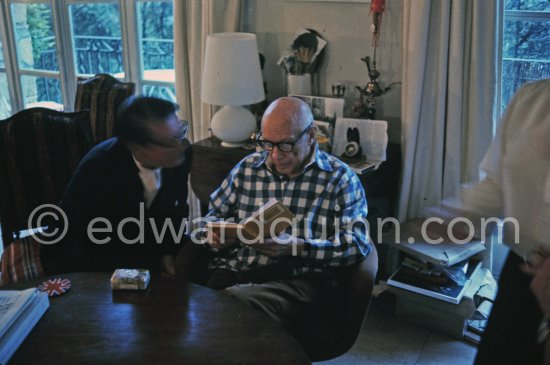 Pablo Picasso and Roland Penrose. Mas Notre-Dame-de-Vie, Mougins 1970. - Photo by Edward Quinn