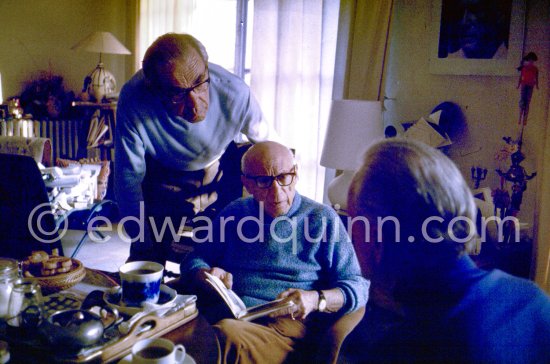 Siegfried Rosengart and Gérald Kramer, Gallery owner, Geneva. Mas Notre-Dame-de-Vie, Mougins, April 17 1970. (Quelle Angela Rosengart) (Landing of Apollo 13) see 125G - Photo by Edward Quinn