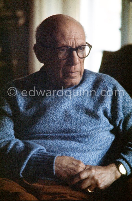 Pablo Picasso is watching the landing of Apollo 13 on television, 17.4.1970. Mas Notre-Dame-de-Vie, Mougins 1970. - Photo by Edward Quinn