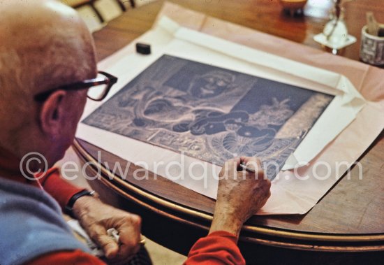Pablo Picasso working on the etching "Les coulisses du tableau: odalisque et peintre", 1970. Mas Notre-Dame-de-Vie, Mougins 1970. This photo sequence was made during the making of Quinn’s film "Pablo Picasso l' homme et son oeuvre". "When Pablo Picasso was eighty-nine he asked Quinn to film him making a drypoint in order to demonstrate the steadiness of his hand". (Quinn in conversation with Marilyn McCully 1983) - Photo by Edward Quinn
