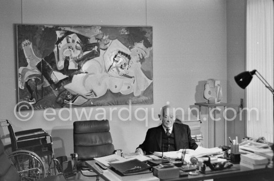 Daniel-Henry Kahnweiler in his office at the Galerie Louise Leiris. Paris 1972. Behind him "Les dormeurs" by Picasso. - Photo by Edward Quinn