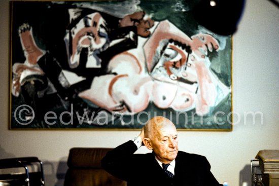 Daniel-Henry Kahnweiler in his office at the Galerie Louise Leiris. Paris 1972. Behind him "Les dormeurs" by Picasso. - Photo by Edward Quinn