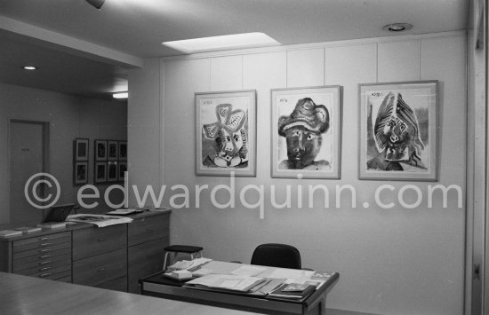 Exhibition "Pablo Picasso: 172 dessins en noir et blanc et en couleurs. 21.11.71-18.8.72" Galerie Louise Leiris, Paris 1.12.1972 - 13.1.1973. - Photo by Edward Quinn