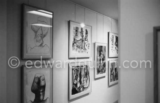 Exhibition "Pablo Picasso: 172 dessins en noir et blanc et en couleurs. 21.11.71-18.8.72" Galerie Louise Leiris, Paris 1.12.1972 - 13.1.1973. - Photo by Edward Quinn