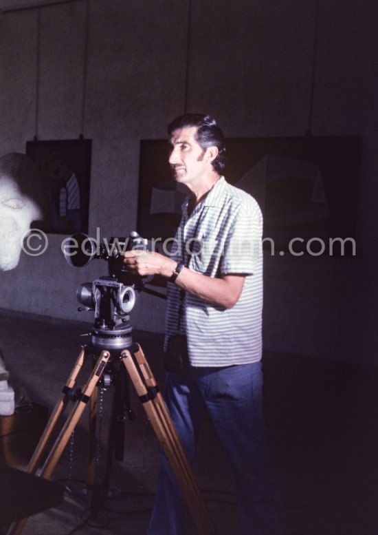 Edward Quinn filming for his documentary on Pablo Picasso. Musée Pablo Picasso, Antibes 1972. Unknown photographer - Photo by Edward Quinn
