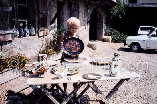 Suzanne Ramié, Madoura Pottery, Vallauris 1972. - Photo by Edward Quinn