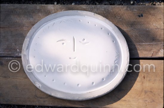 Ceramic mould photographed 1972 for the book: Ramié, Georges. "Céramique de Pablo Picasso", Cercle d'art, Paris 1974. - Photo by Edward Quinn