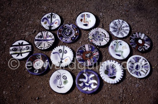 Ceramics photographed 1972 for the book: Ramié, Georges. "Céramique de Pablo Picasso", Cercle d'art, Paris 1974. - Photo by Edward Quinn