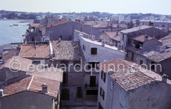 View from Château d\'Antibes, Musée Pablo Picasso, 1973. - Photo by Edward Quinn