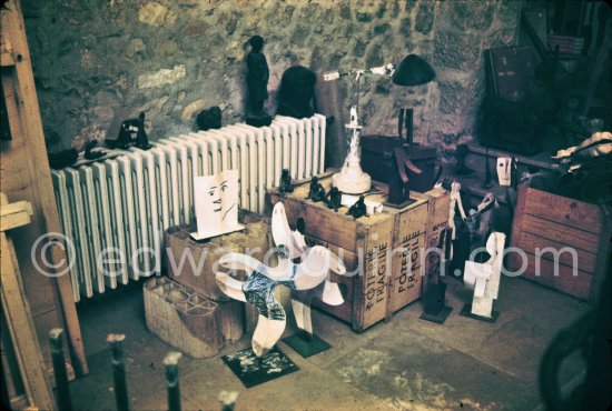 Studio de la sculpture. Ground floor, Mas Notre-Dame-de-Vie, Mougins 1974. (Photographed after Pablo Picasso’s death.) - Photo by Edward Quinn