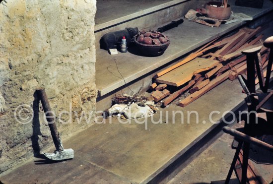 Studio de la sculpture. Ground floor, Mas Notre-Dame-de-Vie, Mougins 1974. (photographed after Pablo Picasso's death) - Photo by Edward Quinn