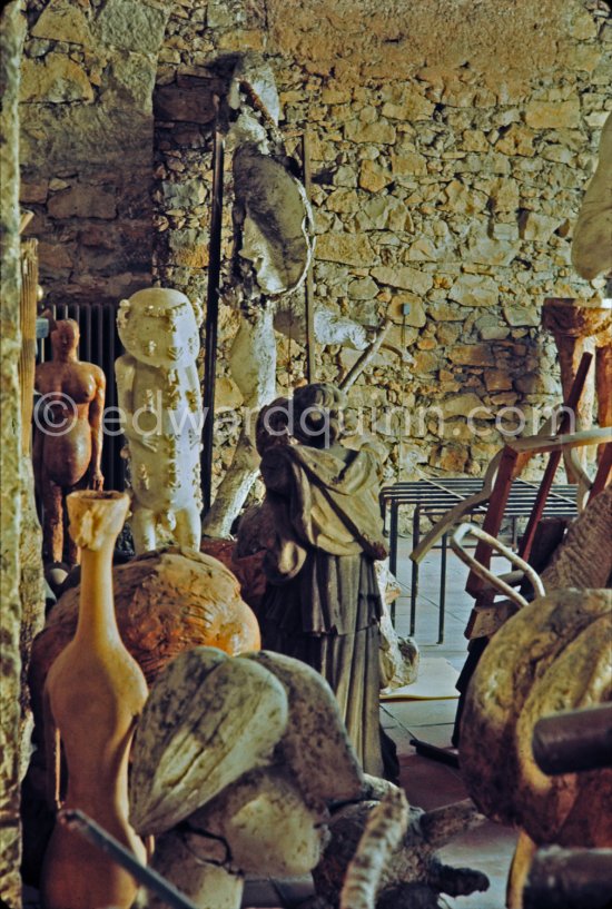 Studio de la sculpture. Ground floor, Mas Notre-Dame-de-Vie, Mougins 1974. (photographed after Pablo Picasso's death) - Photo by Edward Quinn