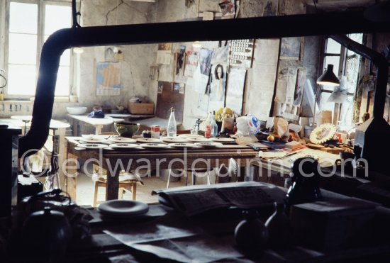 Madoura pottery with Pablo Picasso ceramics editions, Vallauris, date unknown, about 1978. - Photo by Edward Quinn