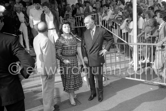 Jacqueline Pablo Picasso and Francine Weisweiller. Viewing of "Le mystère Picasso", 35th anniversary of Cannes Film Festival 1982. - Photo by Edward Quinn