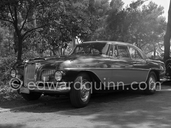1956 Jaguar Mk VII, One-Off-Coupé by Pininfarina, about 1958. Owner Greek shipping magnate Embiricos. - Photo by Edward Quinn