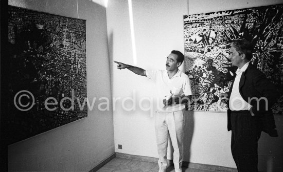 Michele Sapone and Mario Prassinos at the opening of an exhibition of Mario Prassinos. Nice 1960. - Photo by Edward Quinn