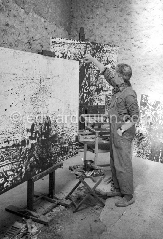Mario Prassinos at his atelier. Eygalières 1960. - Photo by Edward Quinn