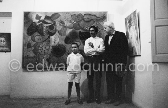 Jacques Prévert and Javier Vilató. Javier Vilató exhibition. Place and date unknown. - Photo by Edward Quinn