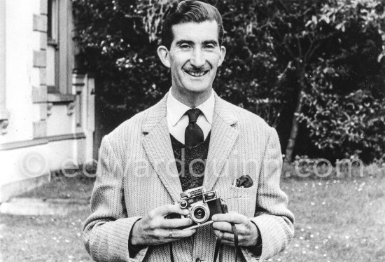 Edward Quinn photographed for Meister der Leica In: Leica Fotografie 4/1966. Nice 1966. - Photo by Edward Quinn
